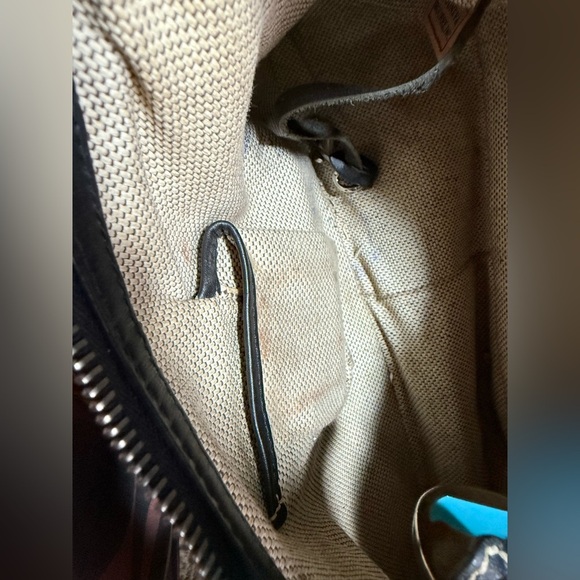 Dooney and Burke bucket shoulder bag! Exc condition!! Black color, med sz purse - Picture 13 of 15